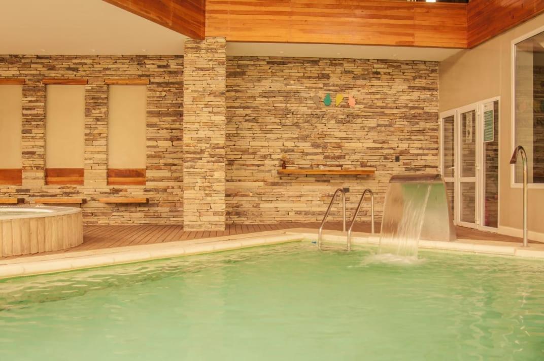 Los Robles Apart & Spa Сан-Карлос-де-Барилоче Экстерьер фото