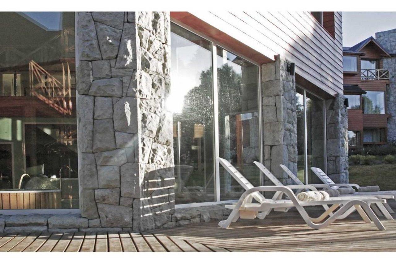 Los Robles Apart & Spa Сан-Карлос-де-Барилоче Экстерьер фото